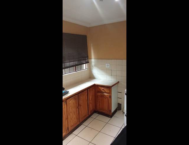 3 BEDROOM HOUSE FOR SALE IN PROTEA NORTH